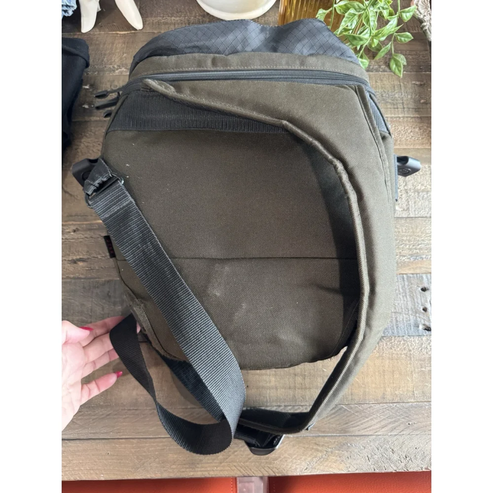 Tamrac Velocity 5767 Brown/Dark Brown Camera Bag Sling Backpack with Inserts